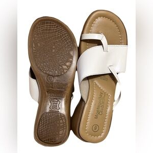 Montego Bay Club White and Tan Leather Slide Sandals - Women
